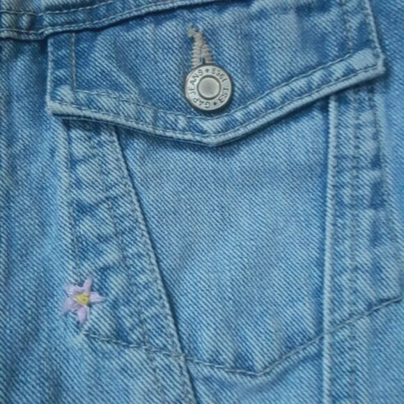 2/$40 Light wash vintage denim jacket with custom  floral embroidery details - Picture 6 of 9